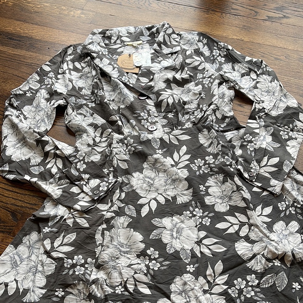 NWT DRESS - Picture 2 of 7